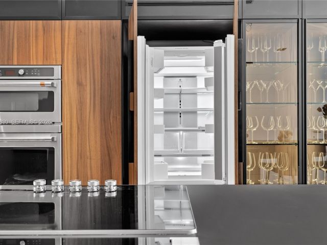 Дом в аренду по адресу 2500 Bayview Dr - фото 7481882