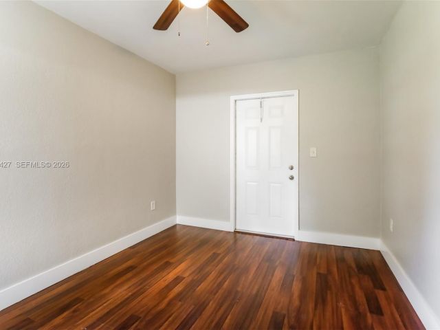 Дом в аренду по адресу 601 NW 194th St - фото 7479541