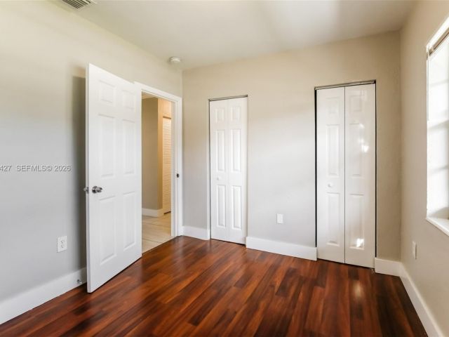 Дом в аренду по адресу 601 NW 194th St - фото 7479546