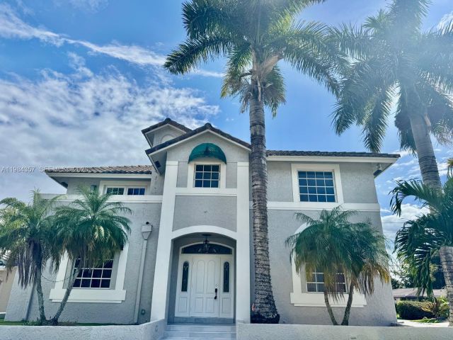 Дом в аренду по адресу 851 N 11th Ave 1 - фото 7472551