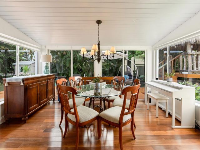 Продажа дома по адресу 310 Greenwood Dr - фото 7528304