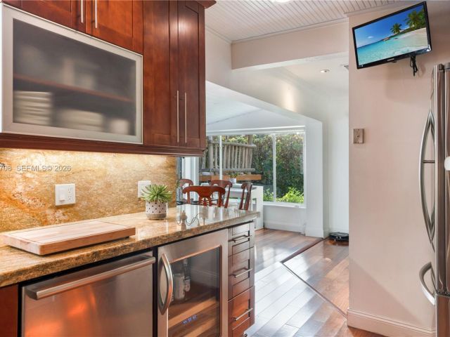 Продажа дома по адресу 310 Greenwood Dr - фото 7528310