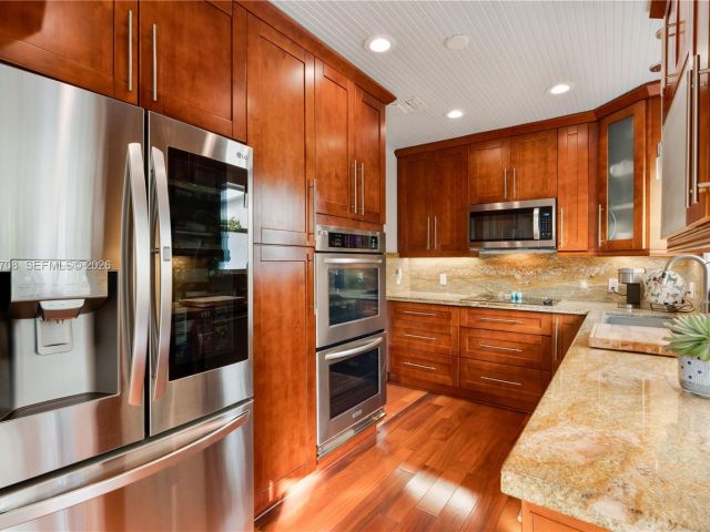 Продажа дома по адресу 310 Greenwood Dr - фото 7528311