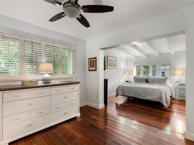 Продажа дома по адресу 310 Greenwood Dr - фото 7528313