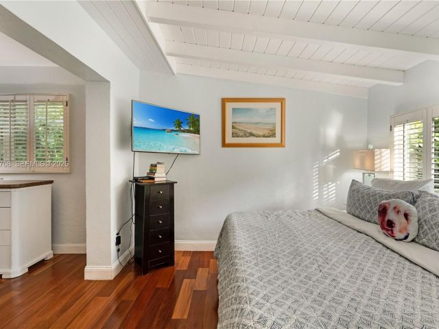 Продажа дома по адресу 310 Greenwood Dr - фото 7528315