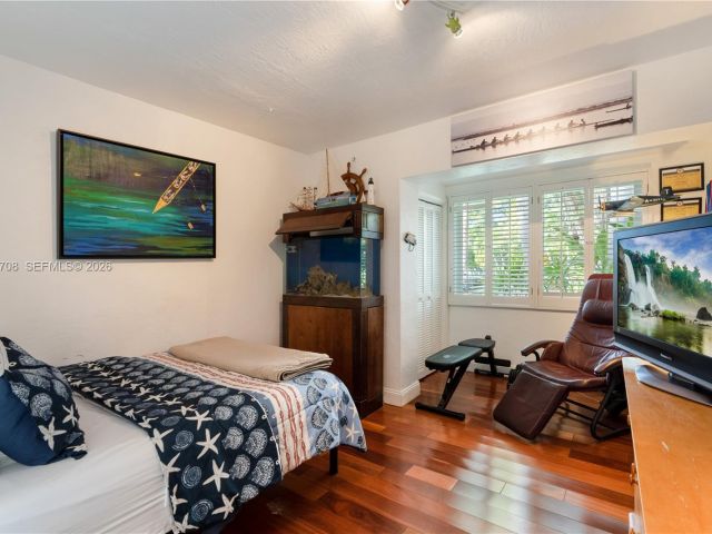 Продажа дома по адресу 310 Greenwood Dr - фото 7528316