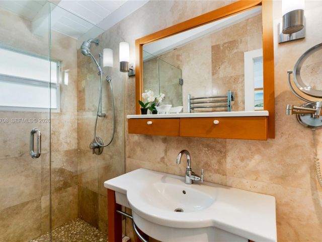 Продажа дома по адресу 310 Greenwood Dr - фото 7528317