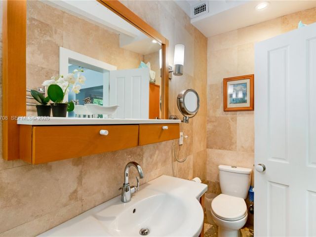 Продажа дома по адресу 310 Greenwood Dr - фото 7528318