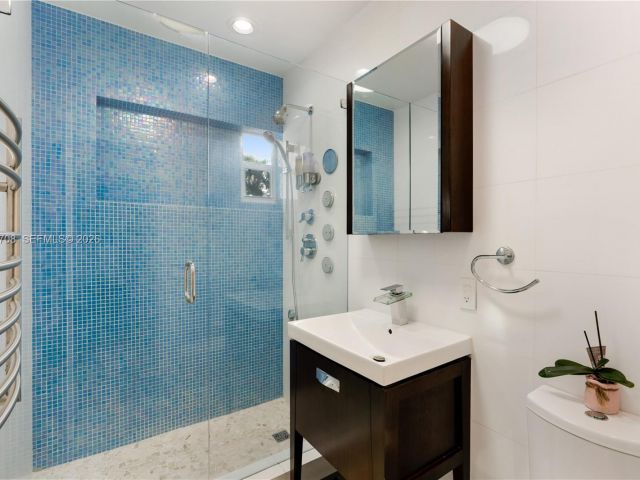 Продажа дома по адресу 310 Greenwood Dr - фото 7528319