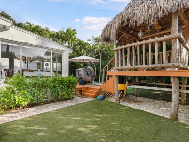 Продажа дома по адресу 310 Greenwood Dr - фото 7528320