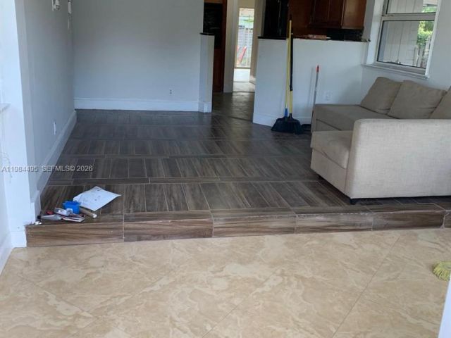 Дом в аренду по адресу 1511 SW 4th Ave A - фото 7481838