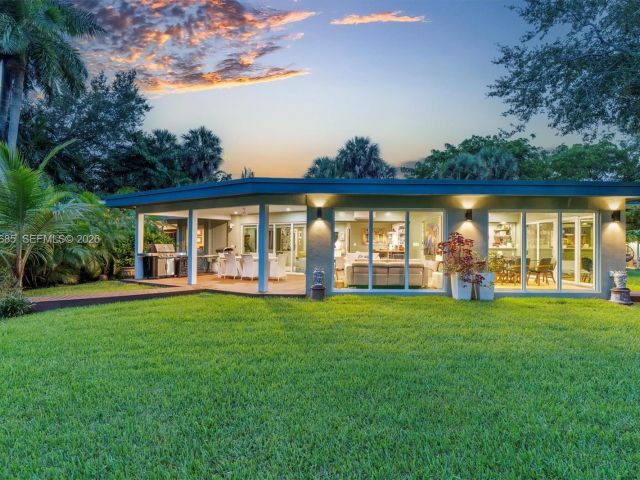 Продажа дома по адресу 11377 W Biscayne Canal Rd - фото 7514879