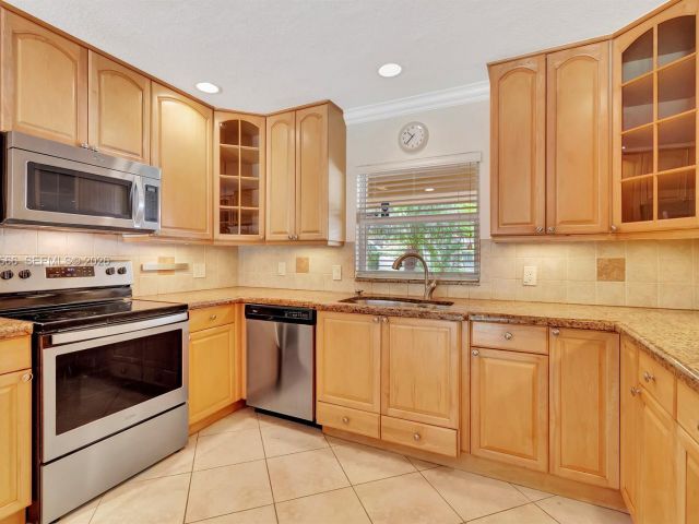 Продажа дома по адресу 11 Forest Hills Ln - фото 7453130