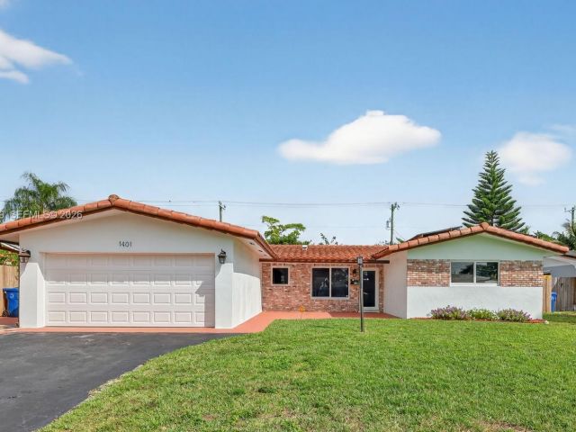 Продажа дома по адресу 1401 NW 46th St - фото 7534831