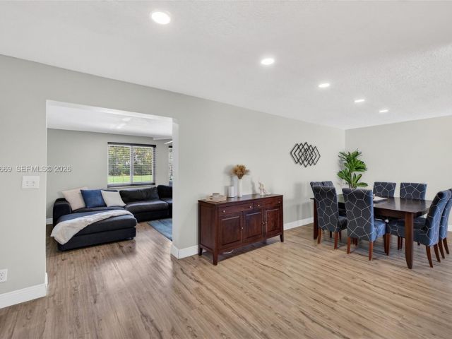 Продажа дома по адресу 1401 NW 46th St - фото 7534838