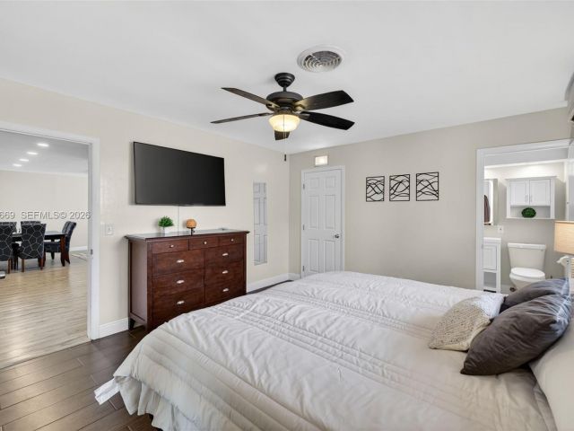 Продажа дома по адресу 1401 NW 46th St - фото 7534840