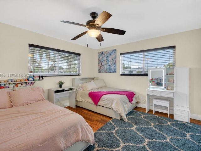 Продажа дома по адресу 1401 NW 46th St - фото 7534848