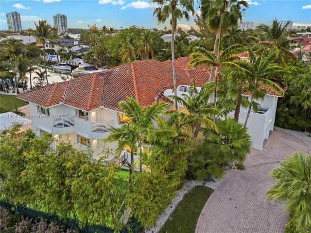 Дом в аренду по адресу 3401 NE 165th St - фото 7480664