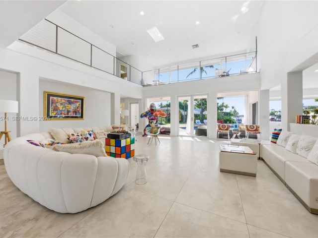 Дом в аренду по адресу 3401 NE 165th St - фото 7480666