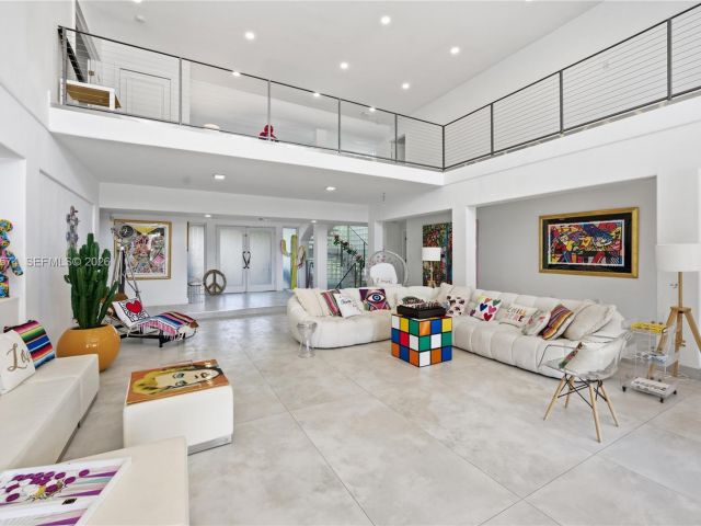 Дом в аренду по адресу 3401 NE 165th St - фото 7480670