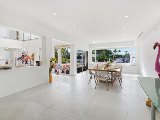 Дом в аренду по адресу 3401 NE 165th St - фото 7480675