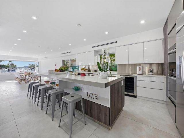 Дом в аренду по адресу 3401 NE 165th St - фото 7480677