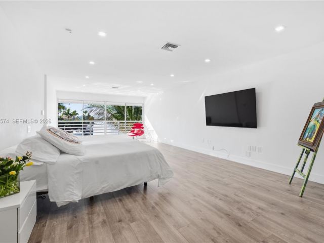 Дом в аренду по адресу 3401 NE 165th St - фото 7480682