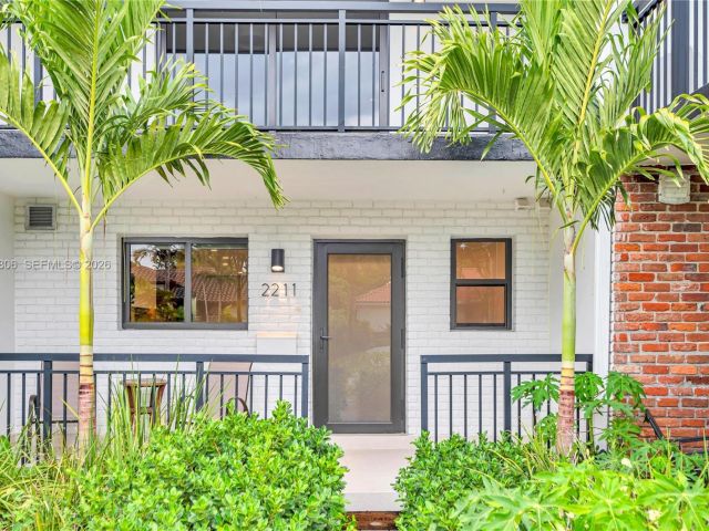 Дом в аренду по адресу 2211 NE 122nd St 2211 - фото 7475165