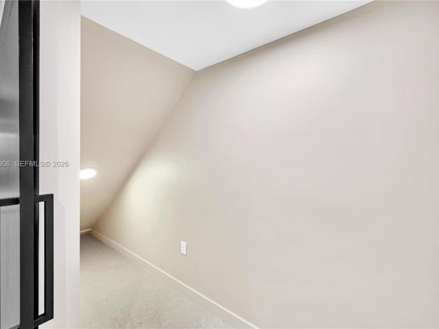 Дом в аренду по адресу 2211 NE 122nd St 2211 - фото 7475193