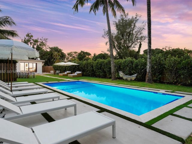 Продажа дома по адресу 995 NE 107th St - фото 7466051