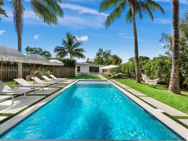 Продажа дома по адресу 995 NE 107th St - фото 7466057