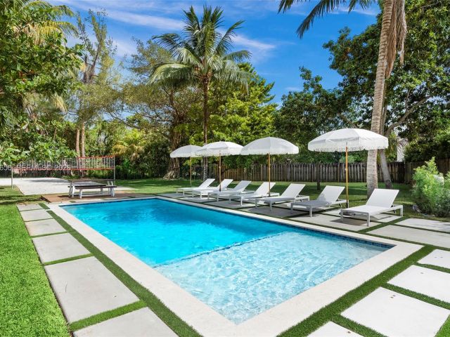 Продажа дома по адресу 995 NE 107th St - фото 7466060