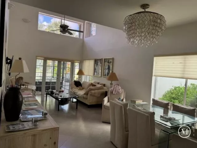 Продажа дома по адресу 5544 Fox Hollow Drive - фото 9310637