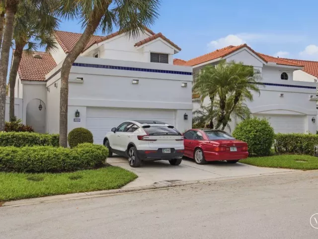 Продажа дома по адресу 5544 Fox Hollow Drive - фото 9310665