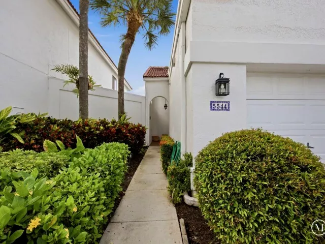 Продажа дома по адресу 5544 Fox Hollow Drive - фото 9310668