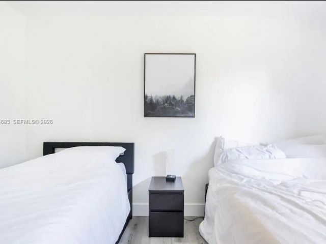 Дом в аренду по адресу 1200 NW 18th Ct 1200 - фото 7481820