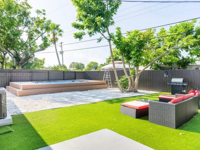 Дом в аренду по адресу 1200 NW 18th Ct 1200 - фото 7481827