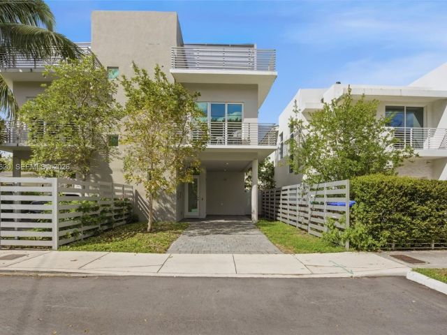 Продажа дома по адресу 3525 Day Ave - фото 7465187