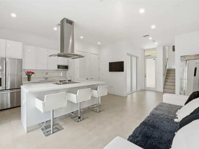 Продажа дома по адресу 3525 Day Ave - фото 7465190