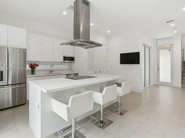 Продажа дома по адресу 3525 Day Ave - фото 7465194