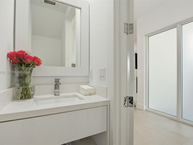 Продажа дома по адресу 3525 Day Ave - фото 7465201