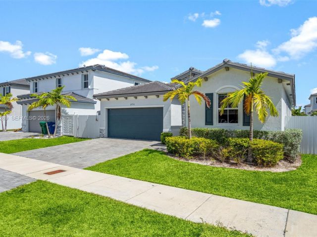 Продажа дома по адресу 12731 SW 213th St - фото 7493869