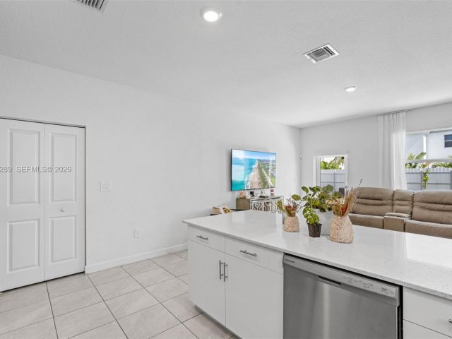 Продажа дома по адресу 12731 SW 213th St - фото 7493880