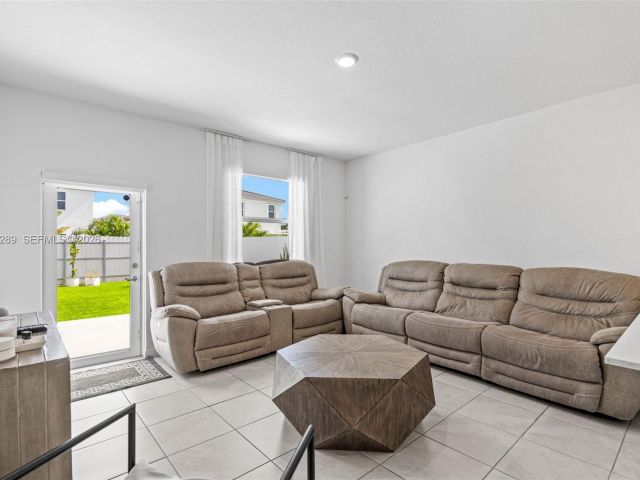 Продажа дома по адресу 12731 SW 213th St - фото 7493882