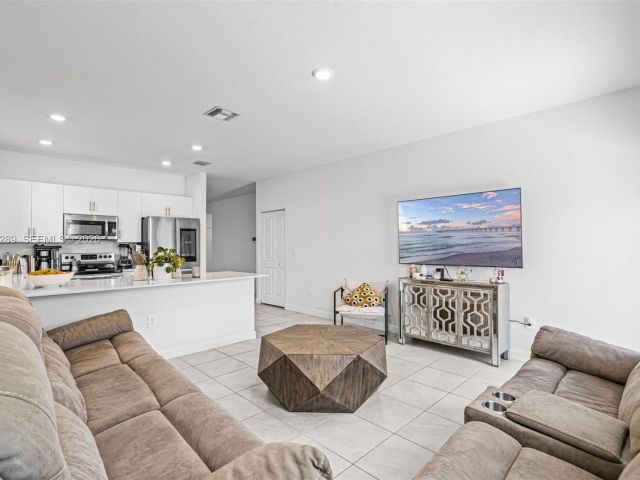 Продажа дома по адресу 12731 SW 213th St - фото 7493884