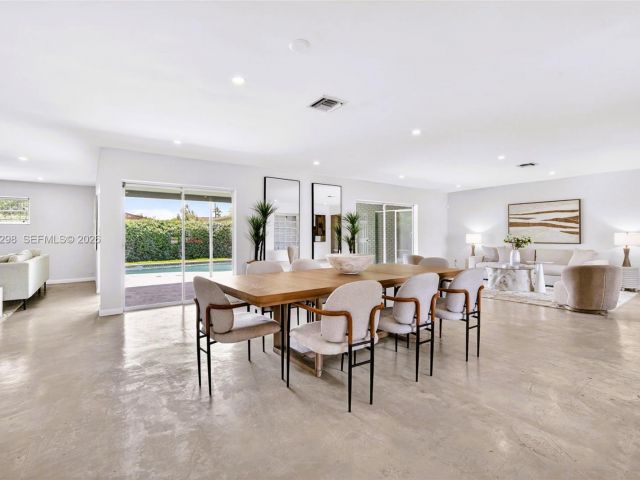 Продажа дома по адресу 1119 N 46th Ter - фото 7514684