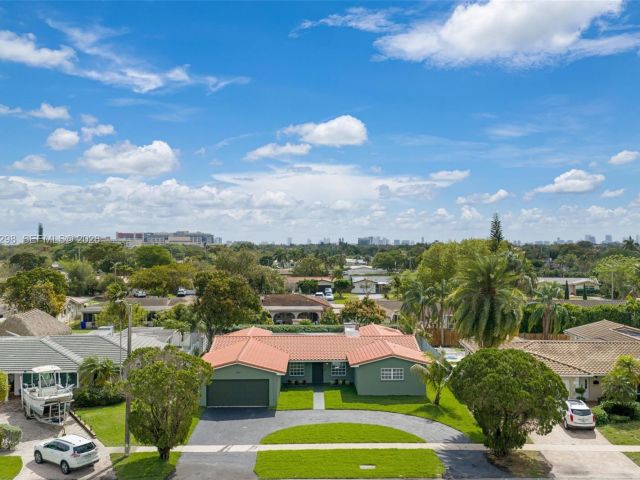 Продажа дома по адресу 1119 N 46th Ter - фото 7514687