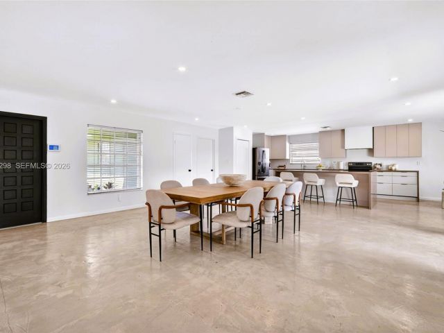 Продажа дома по адресу 1119 N 46th Ter - фото 7514693