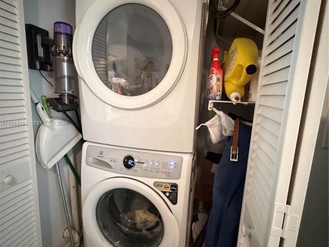 Дом в аренду по адресу 350 Grapetree Dr 410 - фото 7452215