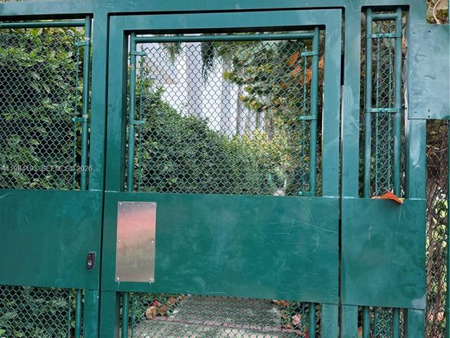 Дом в аренду по адресу 350 Grapetree Dr 410 - фото 7452220